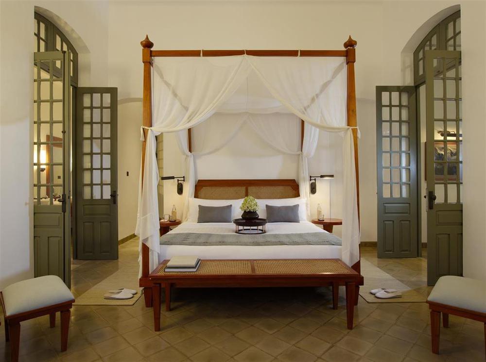 Amantaka Resort Luang Prabang Esterno foto